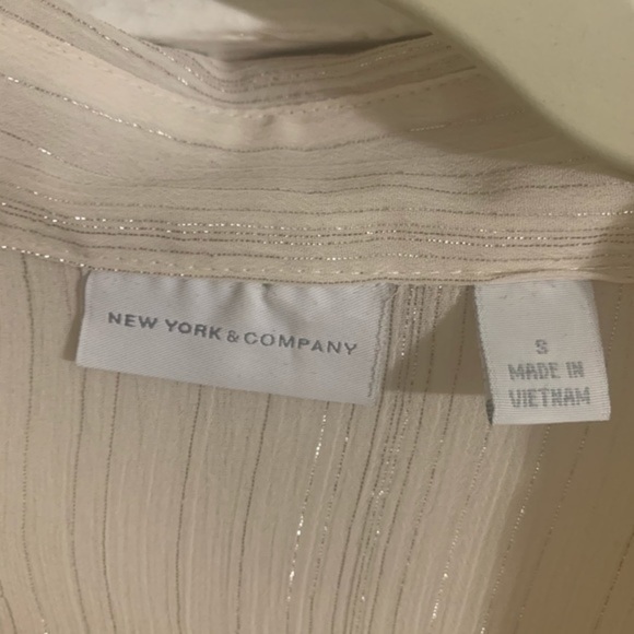 New York & Company Cream Sheer PinStripe Top Small - Picture 3 of 7